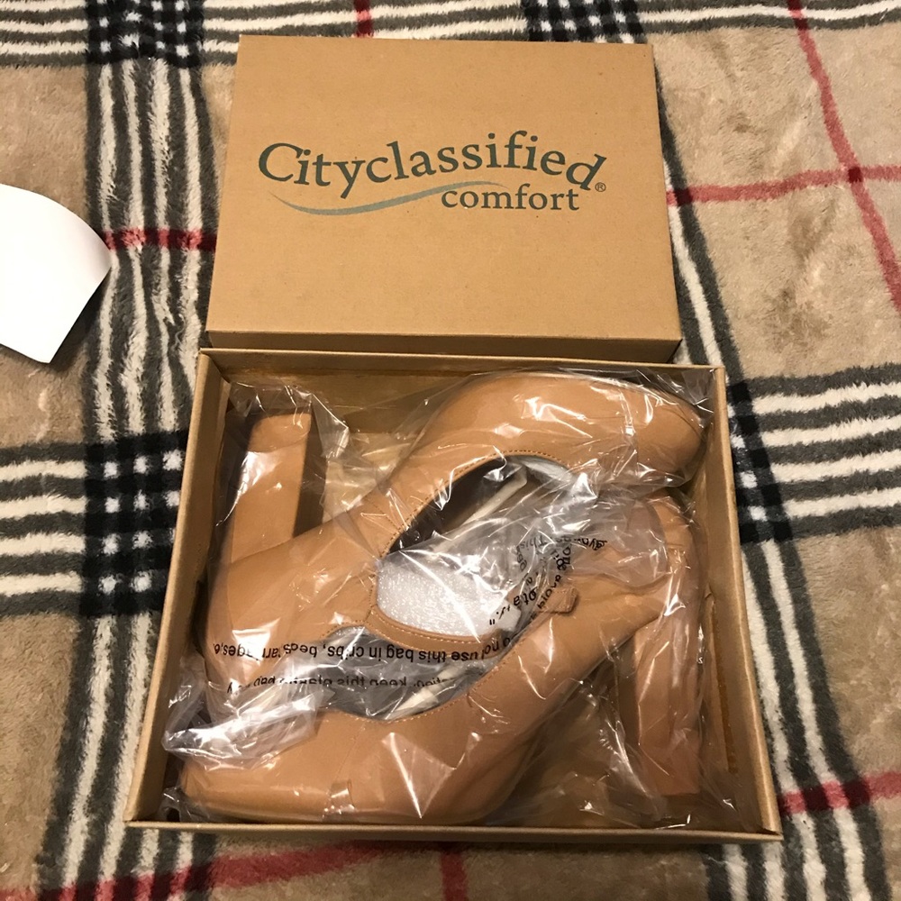 Size 8 close toe heels